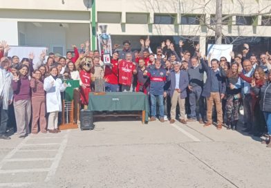 CDC Los Leones celebró su primer título de la LNB con trabajadores de KNOP Laboratorios